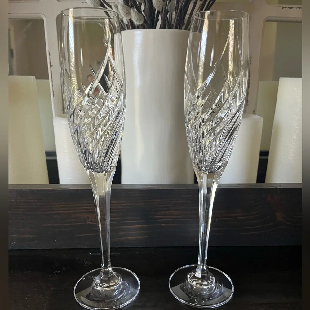 NWOT MIKASA Elegant Crystal Champagne Flutes - Picture 5 of 8